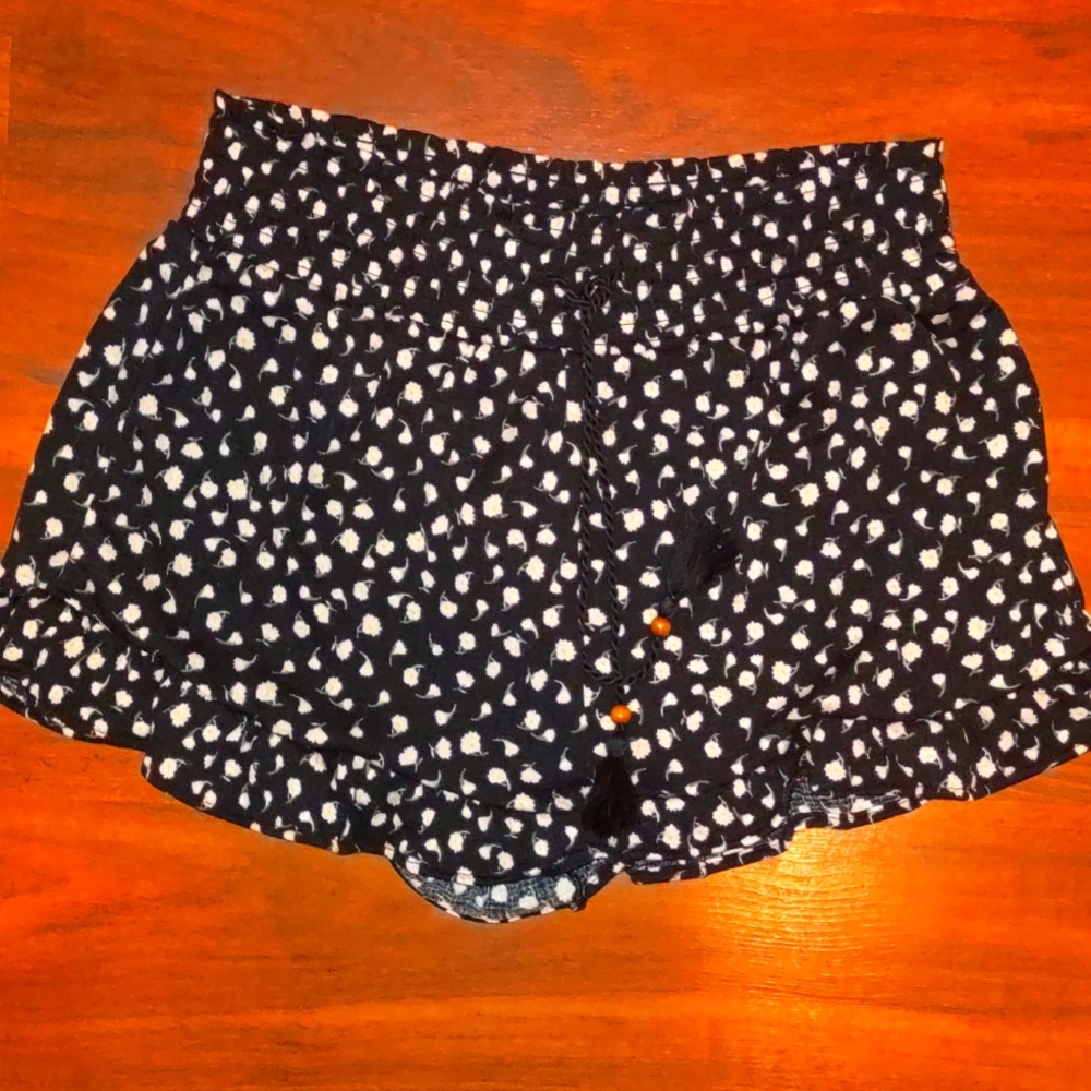 Shorts size L